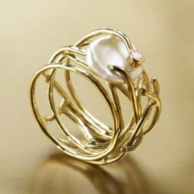 Vintage thin gold ring with pearl