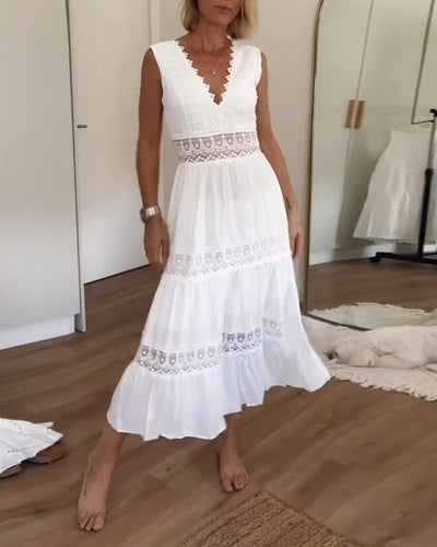 Kim | Spitzenkleid mit V-Ausschnitt (fast ausverkauft)