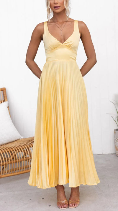 Alynne | Gelbes plissiertes Maxikleid mit V-Ausschnitt