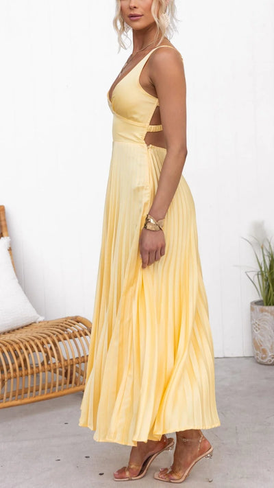 Alynne | Gelbes plissiertes Maxikleid mit V-Ausschnitt