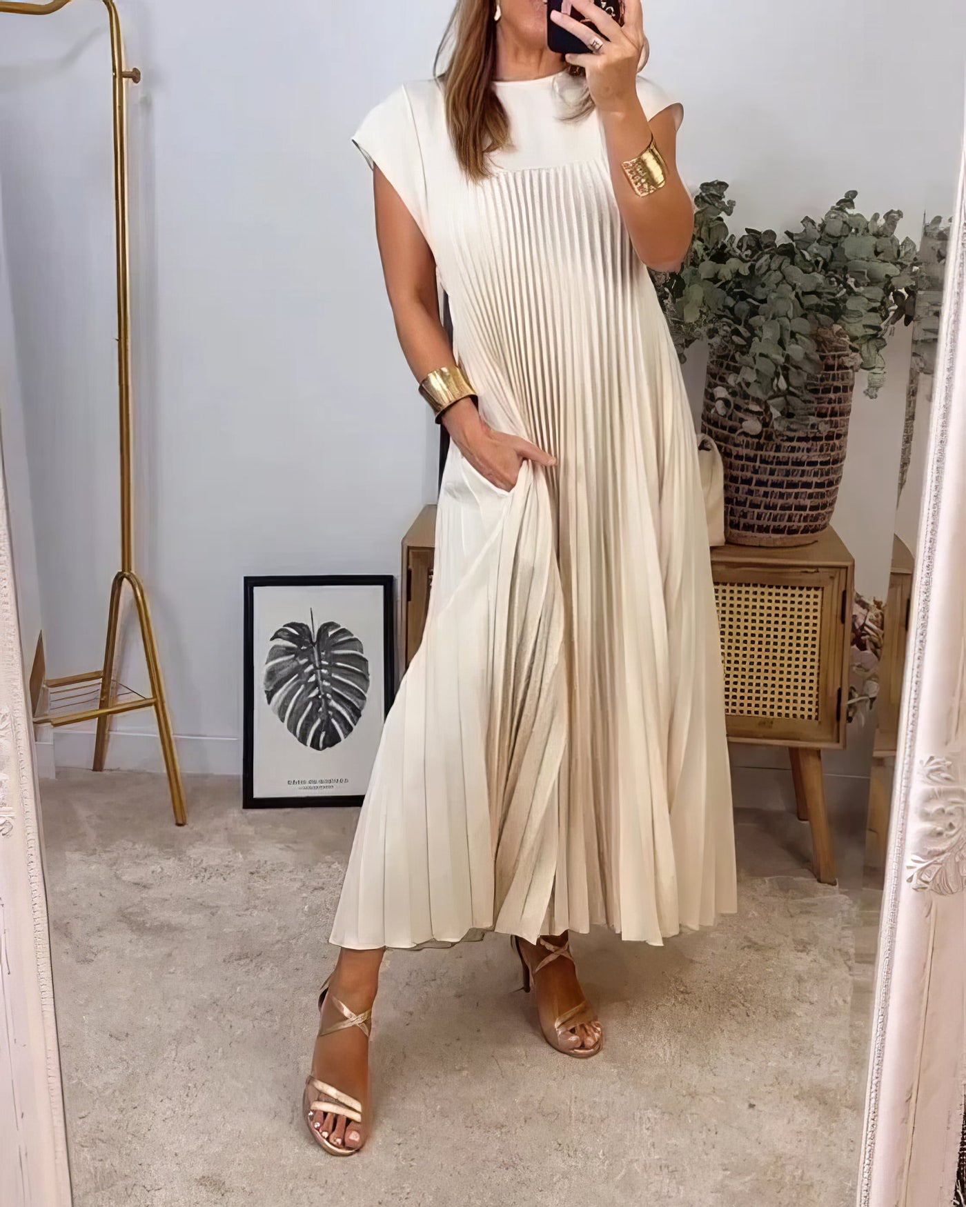 ELEONORA | Pleated Sleeveless Dress, Elegant and Timeless